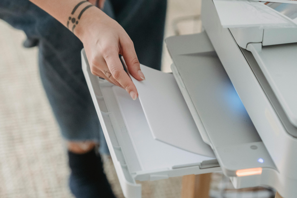 Qual a diferença entre impressora jato de tinta e impressora a laser