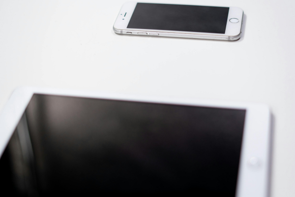 Tablet ou celular grande: qual é melhor para estudar e assistir vídeos