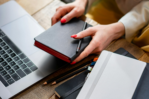 Notebook Lenovo IdeaPad Slim 3 15IRH10 i7-13620H 24GB 512GB SSD é bom?