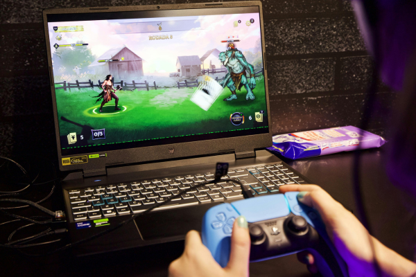 Notebook Gamer ASUS TUF Gaming F16 FX607VU RTX4050 16GB 512GB é bom? Vale a pena em 2026?