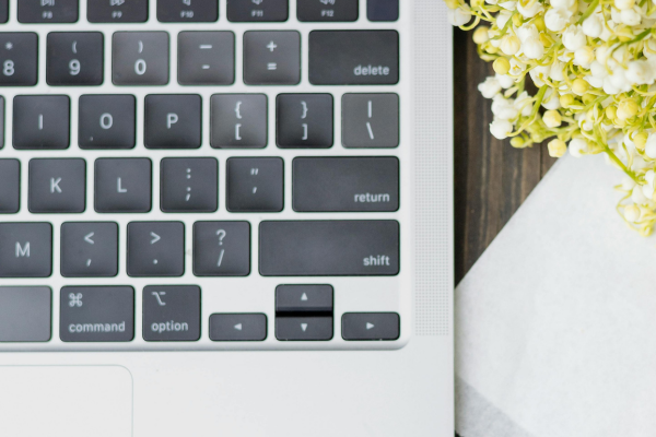 Apple MacBook Air M2 Apple MacBook Air M2 13 16GB 256GB SSD é bom?